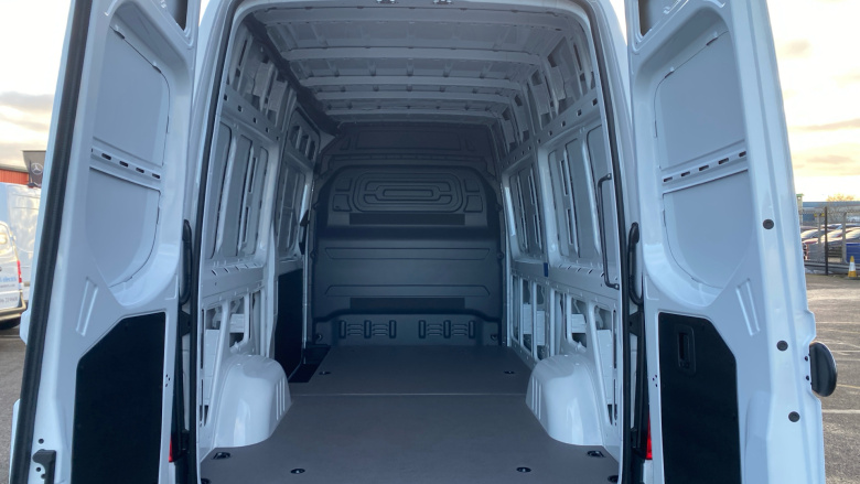 Mercedes-Benz Sprinter 315Cdi L2 Diesel Rwd 3.5t H2 Pro Van